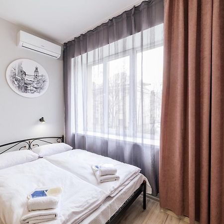 Apartamento Затишні Смарт-Квартири В Історичному Центрі! Úzhgorod Exterior foto