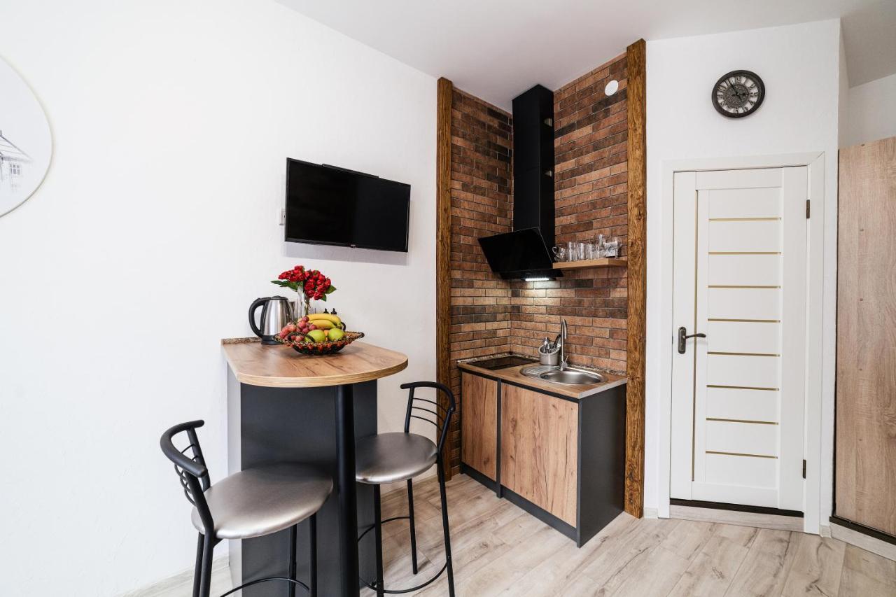 Apartamento Затишні Смарт-Квартири В Історичному Центрі! Úzhgorod Exterior foto