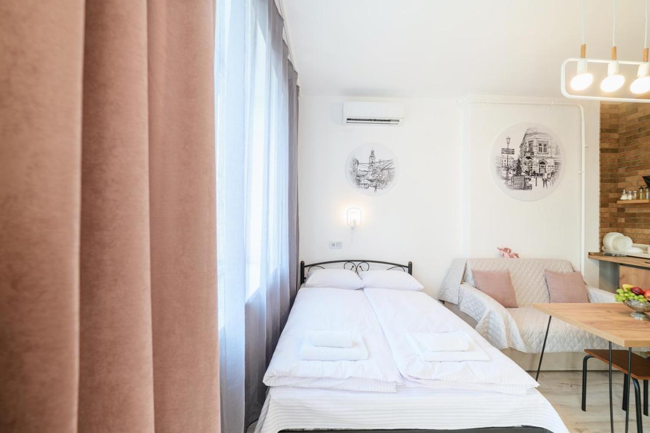 Apartamento Затишні Смарт-Квартири В Історичному Центрі! Úzhgorod Exterior foto