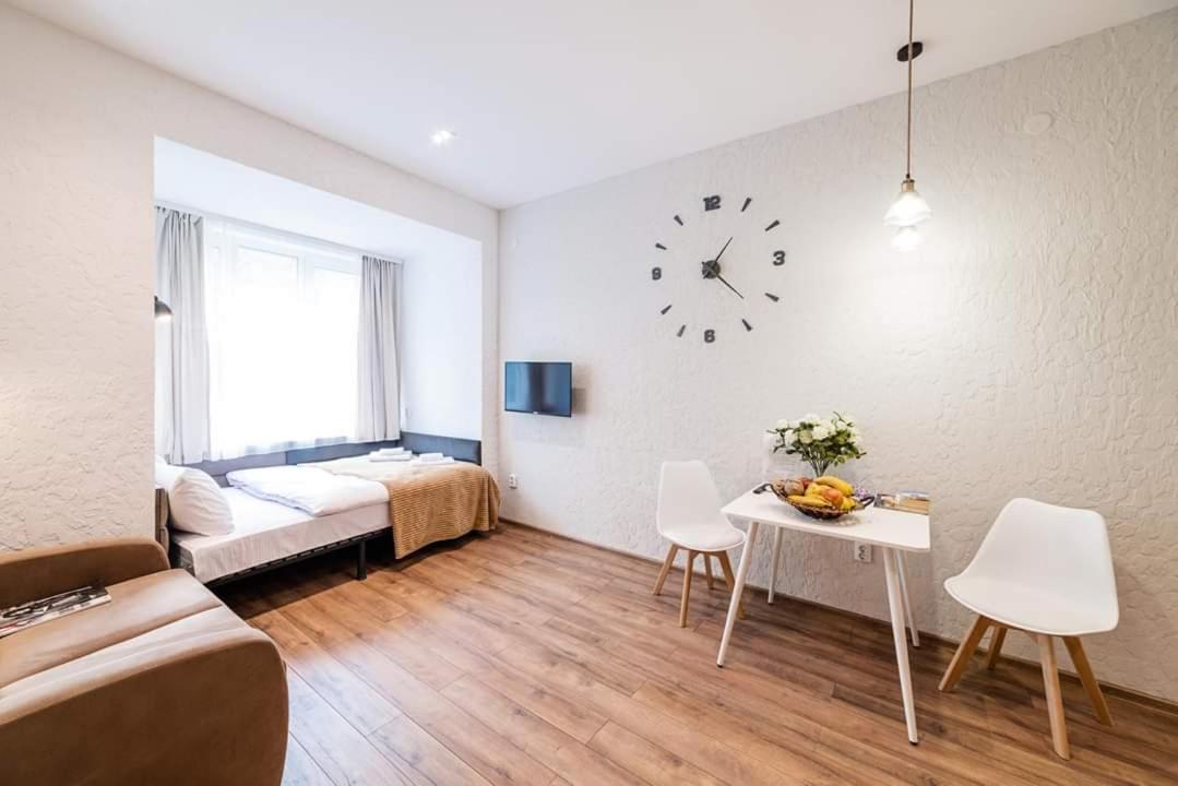 Apartamento Затишні Смарт-Квартири В Історичному Центрі! Úzhgorod Exterior foto