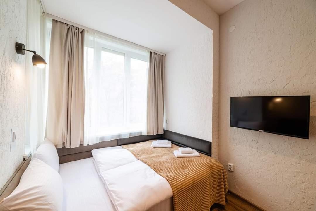 Apartamento Затишні Смарт-Квартири В Історичному Центрі! Úzhgorod Exterior foto