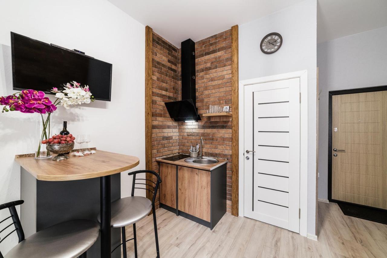 Apartamento Затишні Смарт-Квартири В Історичному Центрі! Úzhgorod Exterior foto