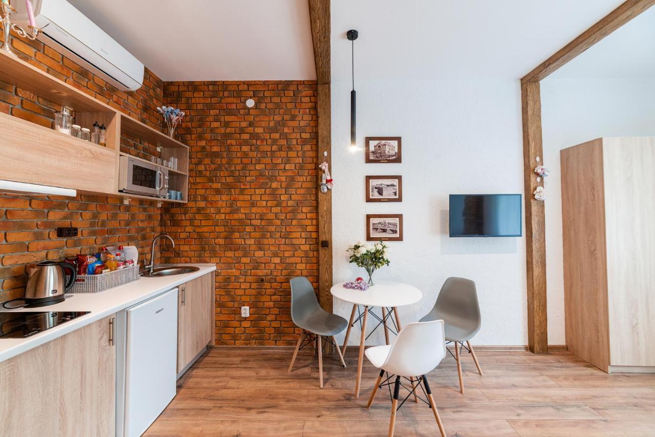 Apartamento Затишні Смарт-Квартири В Історичному Центрі! Úzhgorod Exterior foto