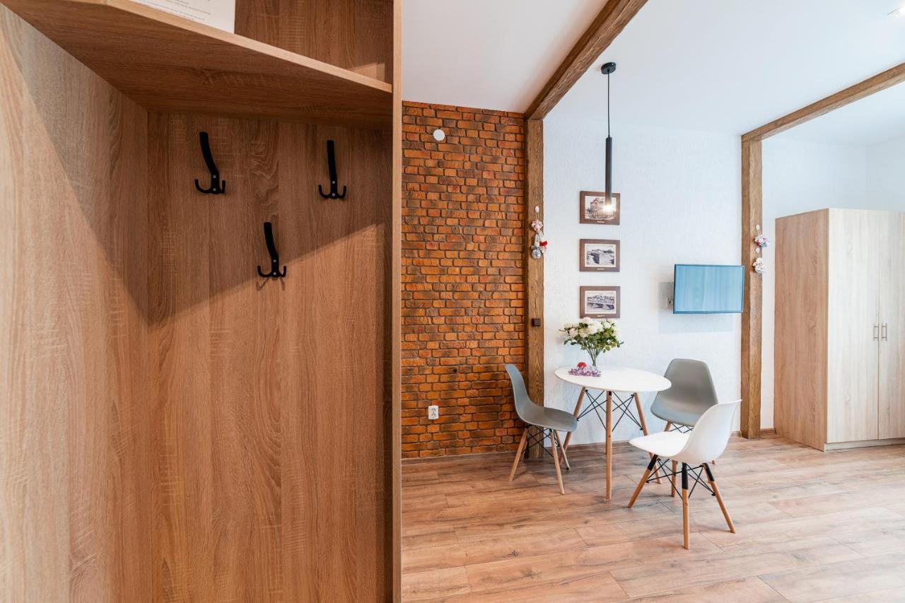 Apartamento Затишні Смарт-Квартири В Історичному Центрі! Úzhgorod Exterior foto