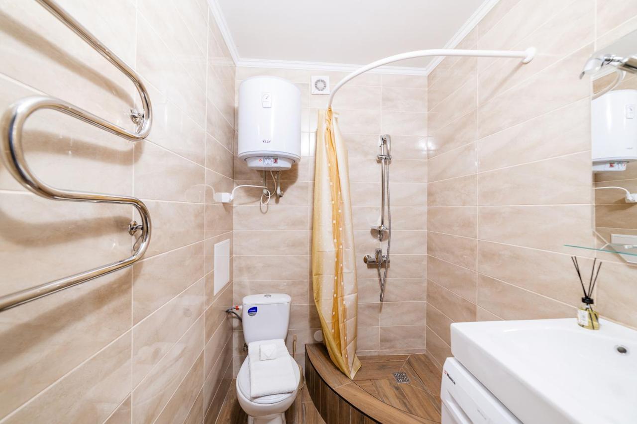 Apartamento Затишні Смарт-Квартири В Історичному Центрі! Úzhgorod Exterior foto